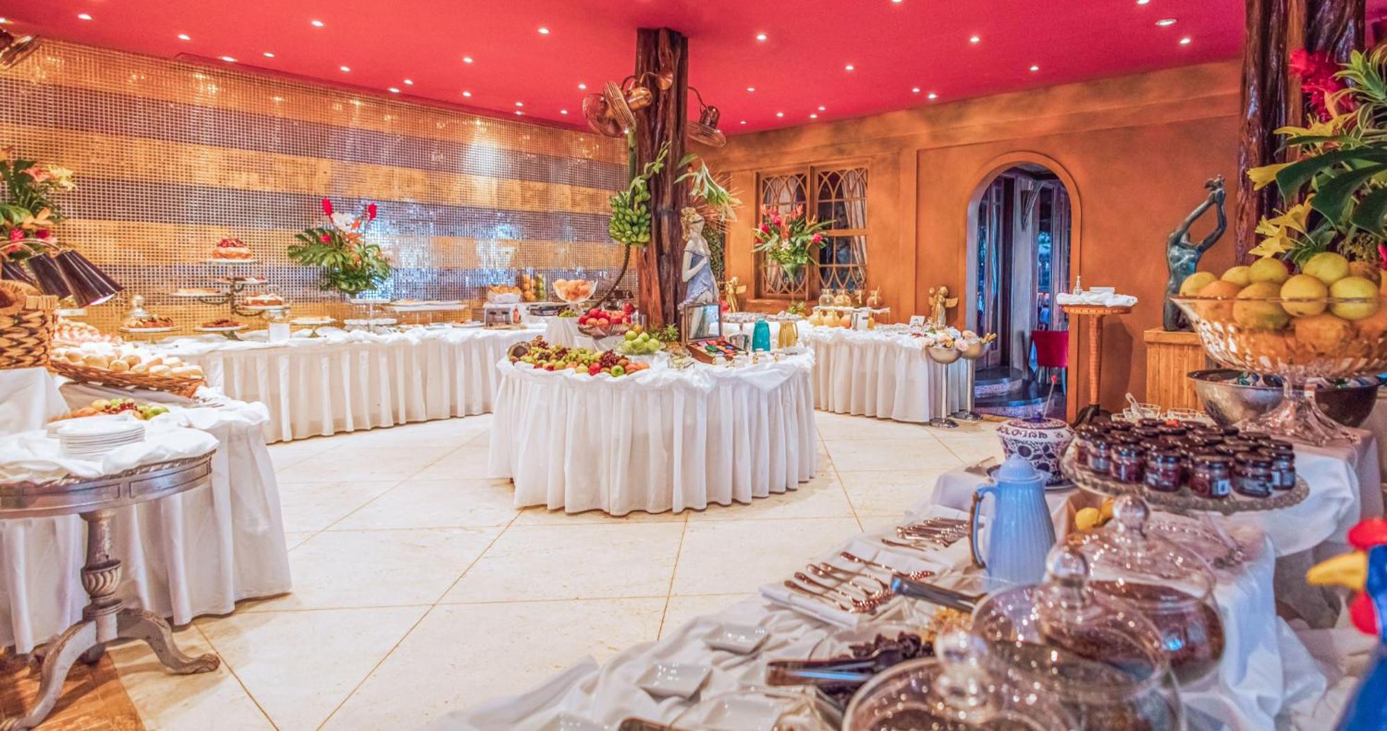 Dpny Beach Hotel & Spa Ilhabela Dış mekan fotoğraf The buffet at the restaurant