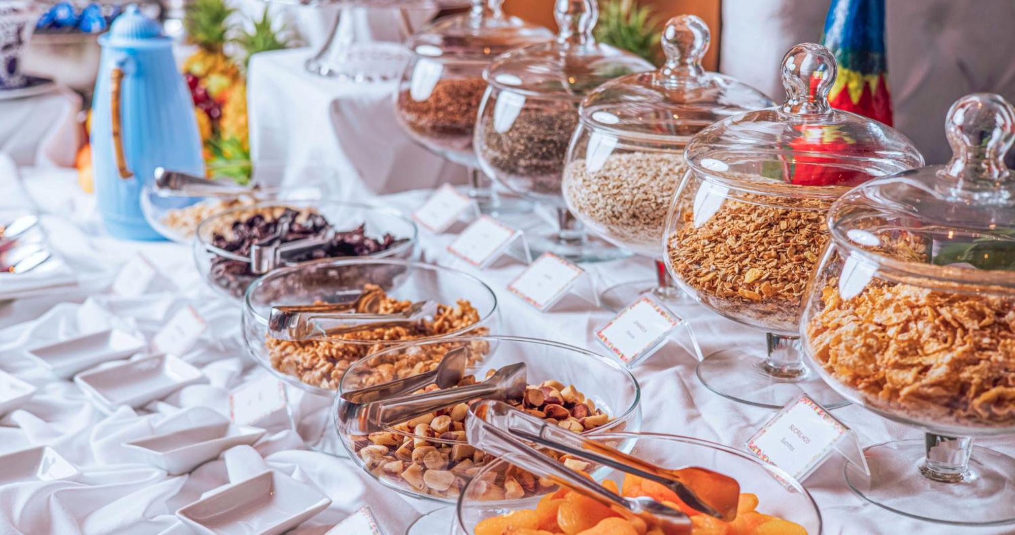 Dpny Beach Hotel & Spa Ilhabela Dış mekan fotoğraf A selection of breakfast cereals